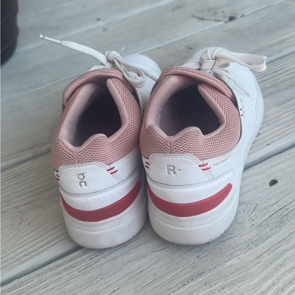 on cloud running the roger advantage - Picture 2 of 7